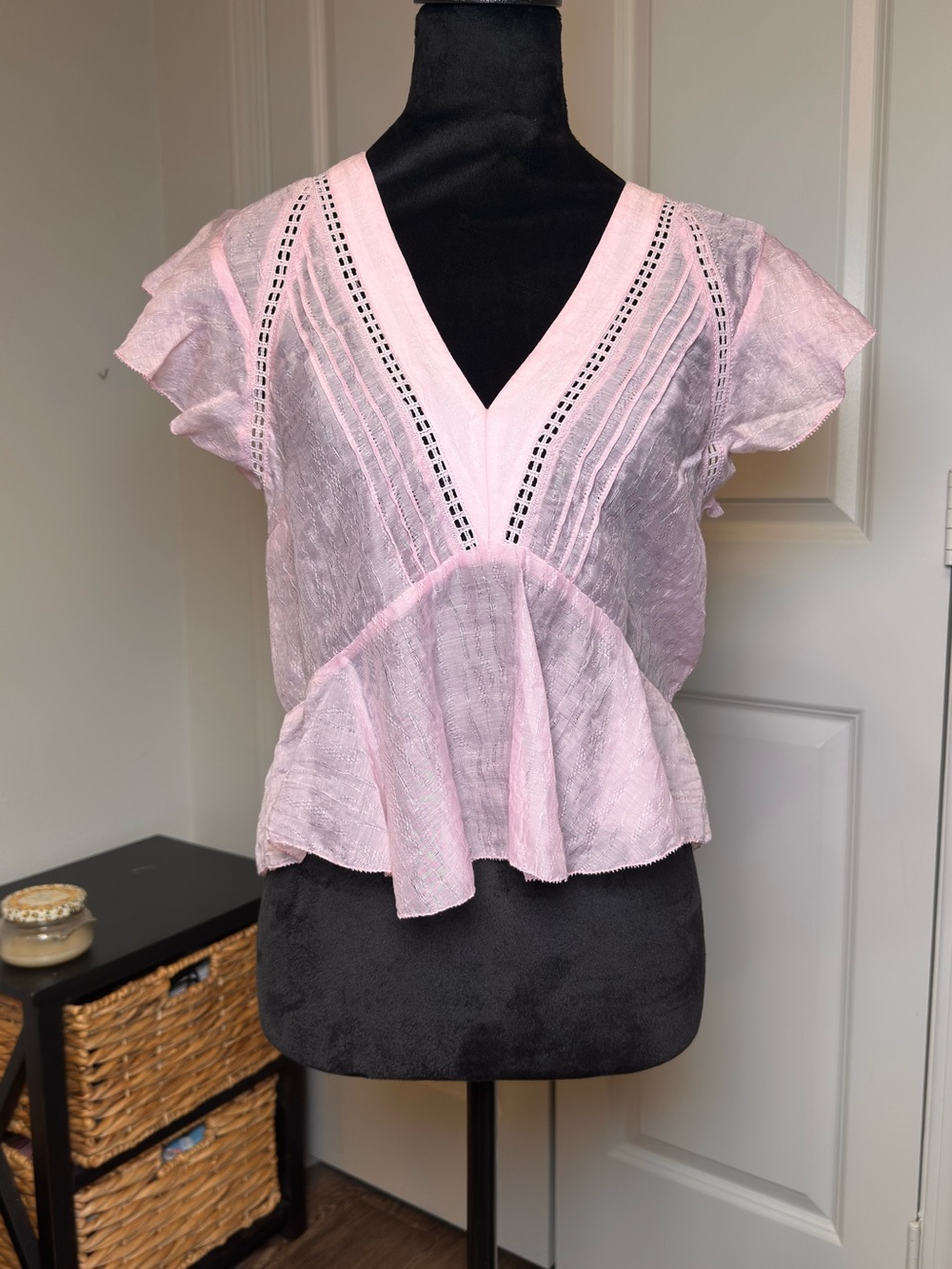 Steve Madden Women's Light Pink V-Neck Flutter Sleeve Blouse / BNWT